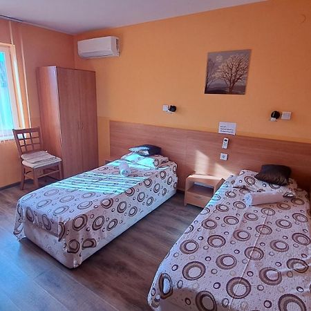 Hotel Toni Bukovlŭk Exteriör bild