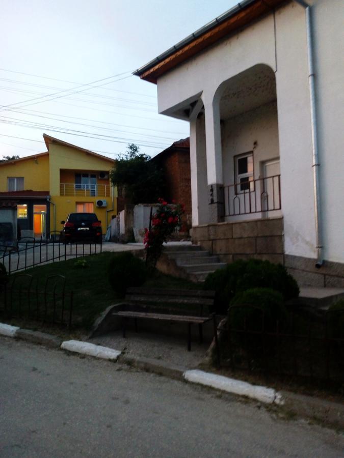 Hotel Toni Bukovlŭk Exteriör bild